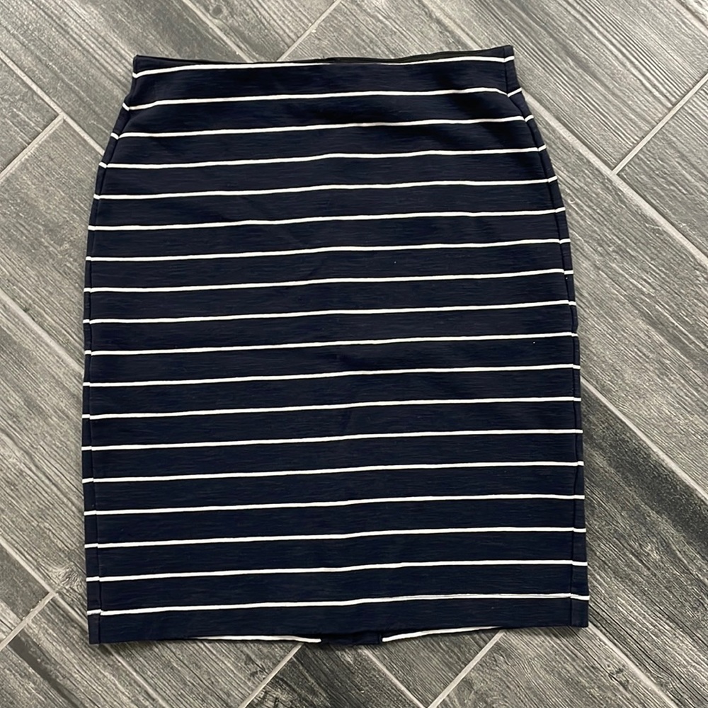 Banana Republic pull on skirt